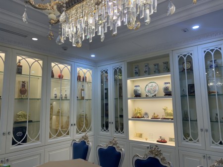 Cần bán gấp căn 93m2 Royal city giá 4 tỷ, full nội thất, có sổ đỏ