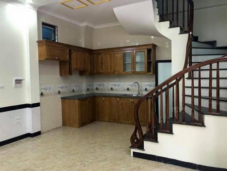 Bán gấp nhà Mặt ngõ 20 Hồ Tùng Mậu giá 4.3 tỷ, 45mx5 tầng, đẹp ở luôn