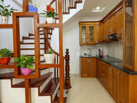 Bán nhà HXH đường Tô Hiến Thành, 2 tầng, Phường 13, Quận 10, giá chỉ 5 tỷ.