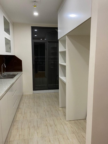 Cho thuê căn hộ chung cư 2 ngủ tại Chelsea Residence Yên Hòa