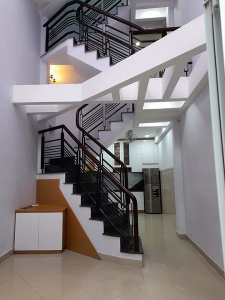 Bán nhà HXH Nguyễn Tri Phương, P 9,Quận 10, DT 36 m, 3 tầng. Giá TL 6 tỷ.