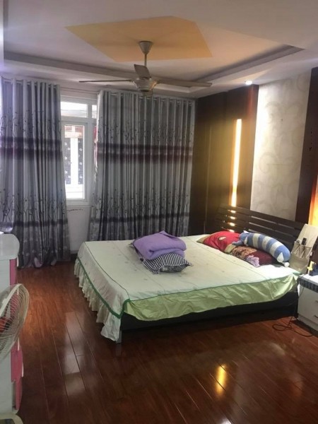 Bán gấp nhà Giải Phóng, lô góc, nội thất đỉnh, DT 42m, 4 tầng, chỉ 2.8 tỷ