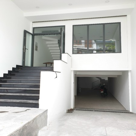Bán nhà mặt tiền đường 25A Tân Quy 5x19 4 tầng thang máy