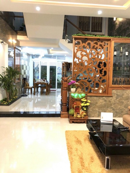 Bán nhà đẹp 3 tầng mặt tiền Lê Văn Thịnh, Liên Chiểu, Đà Nẵng