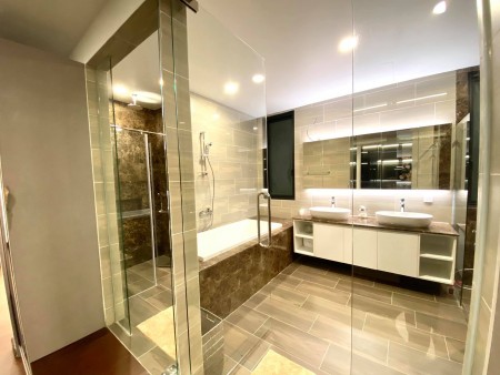 Cần tiền bán gấp nhà ngõ chợ Khâm Thiên giá 1.48 tỷ, dt 32m2, SĐCC
