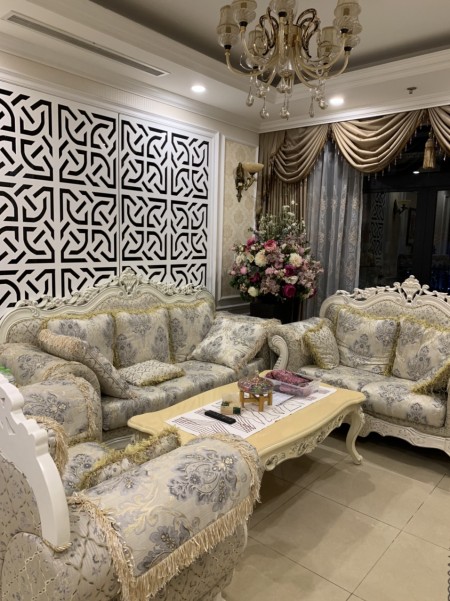 Cần bán gấp căn góc 140m2 R6 Royal city, 8 tỷ bao phí, full nội thất, có sổ chính chủ