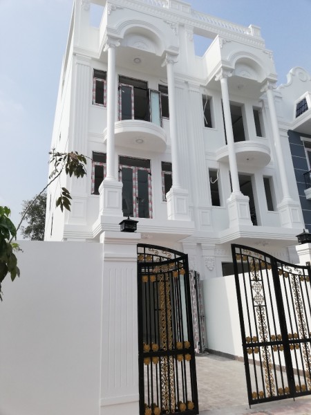 Nhà tone trắng ngay trung tâm thành phố Bến Tre 110m