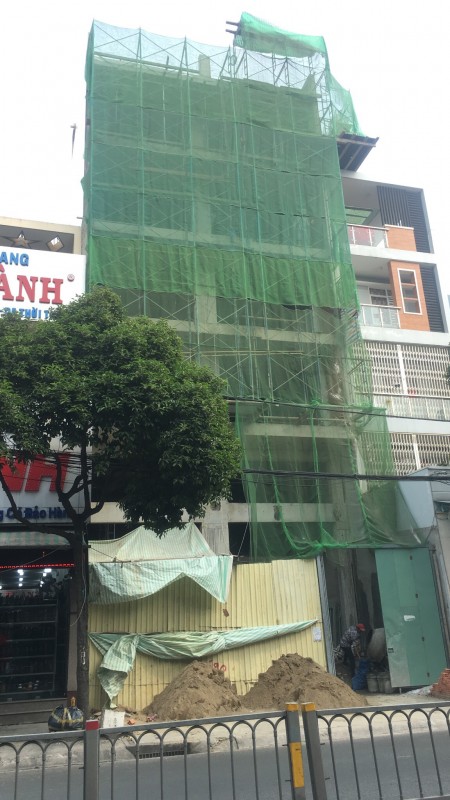 Cho thuê nhà mới 100% MTKD Hòa Bình 9.4x17m 7 tầng( gần Đầm Sen )