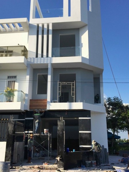 Nhà lô góc nở hậu, 1 trệt 2 lầu, mới 100%
