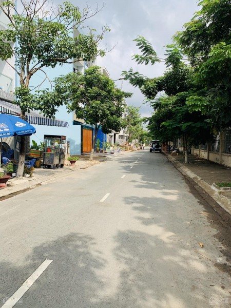 Bán gấp lô đất Trịnh Hoài Đức, Q9, cách Xa Lộ Hà Nội 500m, giá 2,4 tỷ, sổ riêng, LH 0904518609 Minh