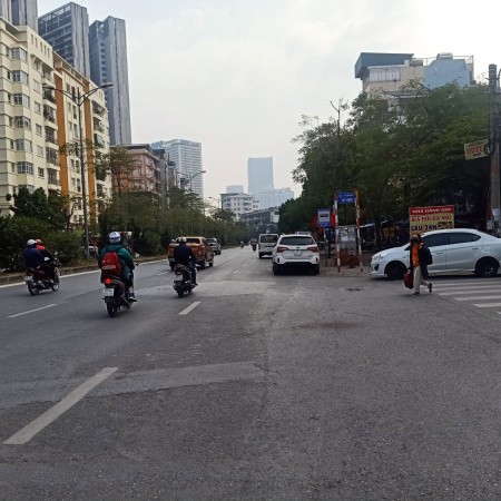 Siêu hiếm! Bán gấp nhà mặt phố Nguyễn Hoàng, 90m2, MT 7m, 23 tỷ.
