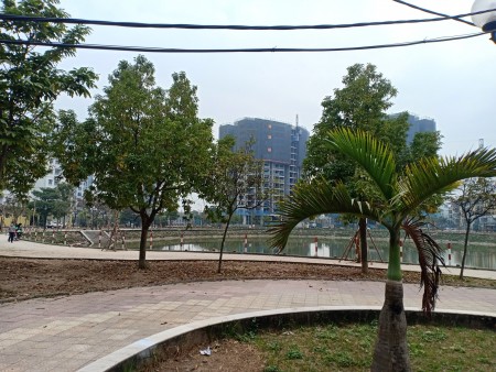 Cho thuê Văn phòng tầng 2 KĐT Sài Đồng. DT 200m2