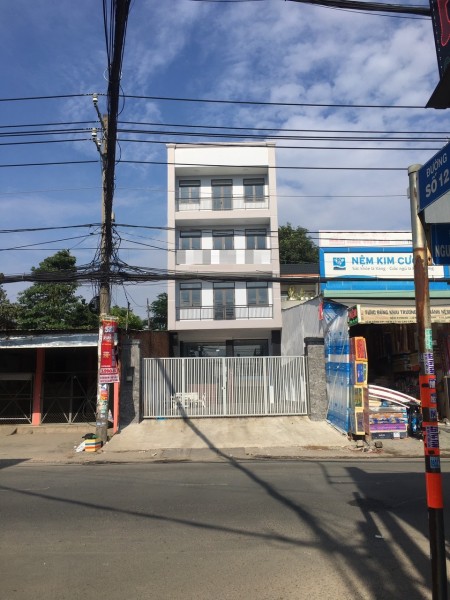 Cửu Long, phường 15 dt: 6.5 x 8 suốt 3 lầu thuận tiện lưu thông