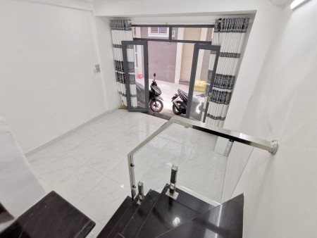 Bán Nhà Riêng Quận 10, Chính chủ, HXH, Dưới 4 Tỷ. LH 0978085762