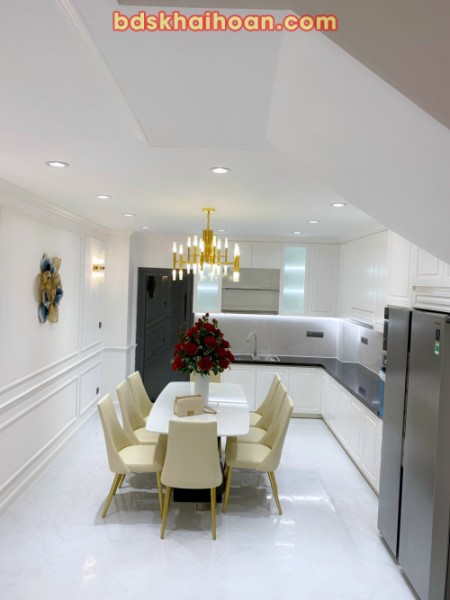 Bán nhà mới 3 lầu Mặt tiền đường số 81 Phường Tân Quy Quận 7