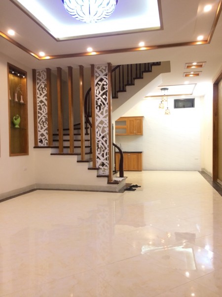 Nhà Lê Thanh Nghị, HBT lô góc, ngõ nông rộng, 30m chỉ 1.95 tỷ