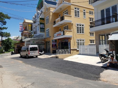 Nhà đất Đà Lạt: bán nhà gần BigC chỉ 5 phút đi bộ, nội thất sang trọng