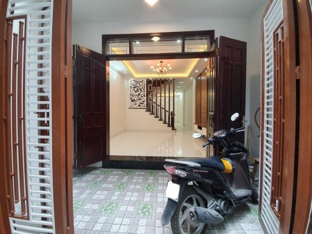 Phân lô, ở ngay đón Tết Khương Đình DT 55m2x4T, MT 5m Giá 3tỷ