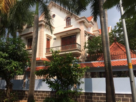 Cho thuê Villa 9x15m Trệt 2 lầu Thảo Điền Thảo Điền Quận 2 MS: 136