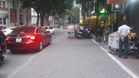 Bán mặt phố Trung Kính Cầu Giấy thang máy 8 tầng 26 tỷ.