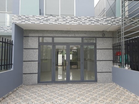 Nhà 100m2, mới 100%, gần chợ Bình Chánh, sổ hồng riêng
