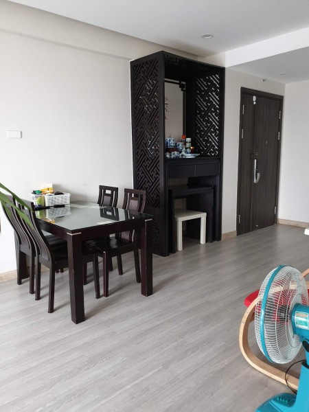 Bán gấp căn hộ 75m ở Eco Green City, 2PN, giá 2.13 tỷ bao phí.