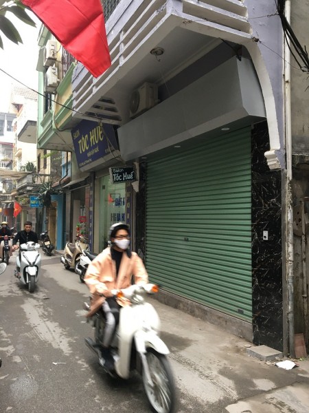 Chính chủ cho thuê nhà tại ngõ 211 Khương Trung, nhà 3 tầng tổng DT 65m2, Giá 10tr/th LH 0988879107