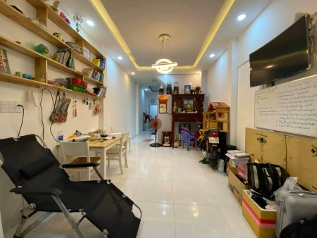 Bán nhà hẻm Bạch Đằng, Bình Thạnh, sổ hồng riêng, pháp lý chuẩn, 50m2, 2 tầng, 2PN 2WC.