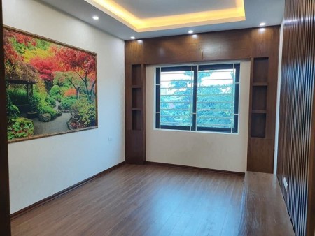 Cần bán gấp nhà Phố Cát Linh 4.45 tỷ, 32mx5T Mới đẹp, oto đỗ gần