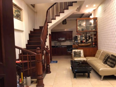 Siêu Hiếm Siêu đẹp gần oto Nguyễn Ngọc vũ, cầu giấy 38m 5 tầng chỉ 4.25 tỷ