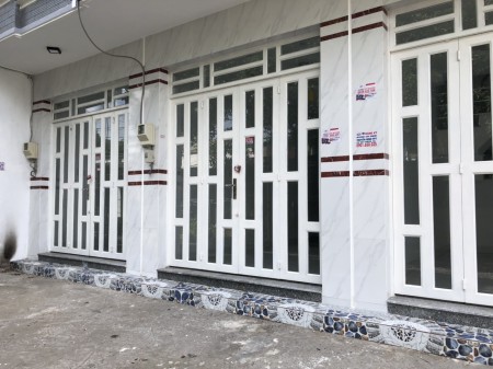 Bán nhà phố 3 tầng mới xây đẹp lung linh khu hành chính Huyện Nhà Bè, giá 2.35 tỷ