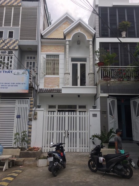 Nhà phố 1 lầu đường nhựa trước nhà 10m -Khu dân cư cao cấp thị trấn Nhà Bè