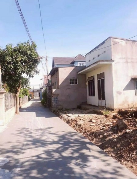 Cần bán Nhà Đà Lạt nằm ở Đúc Trọng có sổ riêng xây dựng đừng rộng rãi thaoir mái dông dân cư thích hợp cho việc định cư lâu dài