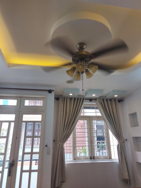 Bán nhà nhanh gọn nhẹ gần ủy ban nhân dân phường Thạnh Lộc Quận 12, lh 0832123112