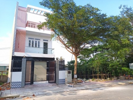 Bán nhà và đất thổ cư đối diện KCN Cầu Tràm, DT: 100m2, sổ đỏ xây tự d