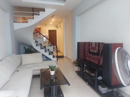Bán nhà gấp lấy tiền trả nợ đầu xuân, dt 120m2, hẻm xe hơi quay đầu, quận 12 lh 0832123112: