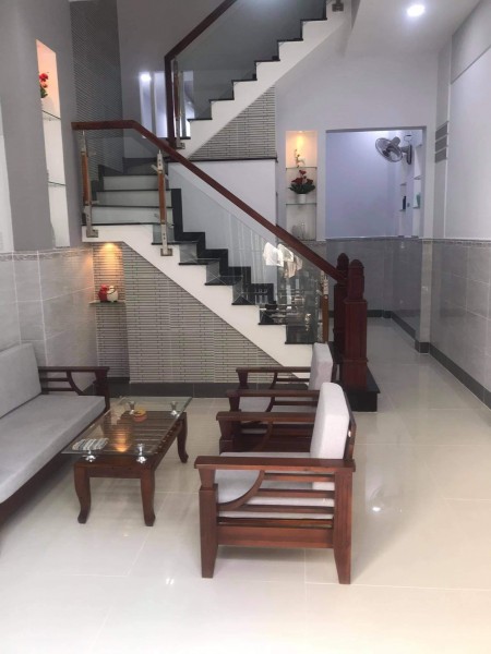 Bán gấp nhà Quận 11, Lạc Long Quân, HXH, 48 m2, 4 tầng chỉ 6 tỷ 6