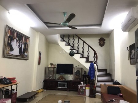 Chuyển nhà mới cần bán hoặc cho thuê nhà mới sửa 3 tầng-36m2, nguyên căn tại ngõ 150 Triều Khúc, Thanh Xuân, Hà nội