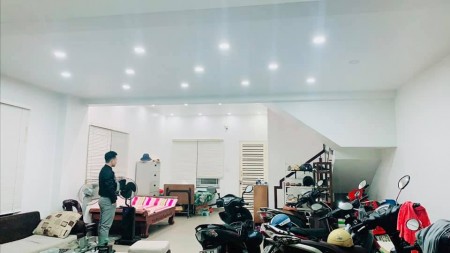 Nhà bán hxh tránh 120m2 Cách Mạng Tháng 8 Quận 10 giá 25 tỷ