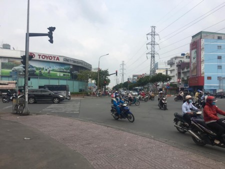 Bán nhà mặt tiền Kinh Dương Vương, trung tâm quận 6, giá cực cạnh tranh, 560m2, 2 tầng.