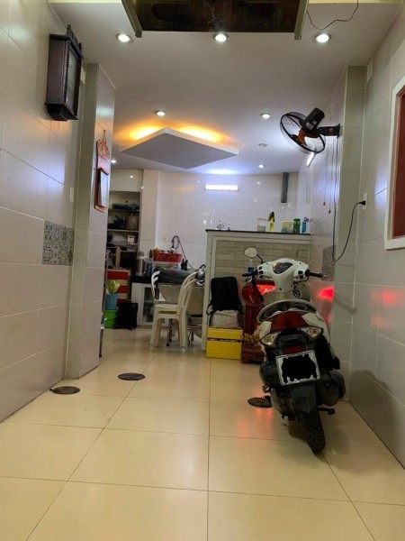 Bán nhà Cách Mạng Tháng 8 Phường 10 Quận 3 5 tầng giảm 700 triệu còn 5.5 tỷ