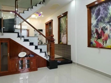 Xoay Vốn Gấp - Cần Bán Nhà Gần KCN Cầu Tràm - Tiện Kinh Doanh