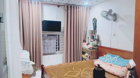 Bán Nhà Đường Lạc Long Quân Tân Bình, 46m2, Giá Rẻ, Bao Đẹp