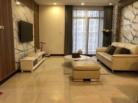 Bán gấp căn hộ 103m2 tòa R6 chung cư Royal City, ban công Đông Nam, giá 4.9 tỷ