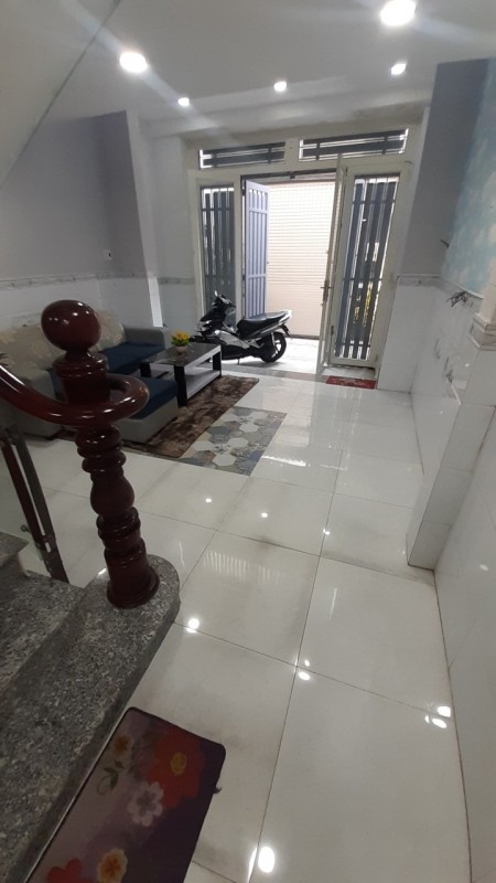 BÁN NHÀ NGUYỄN TƯ GIẢN 3 PHÒNG NGỦ 3 TẦNG LẦU