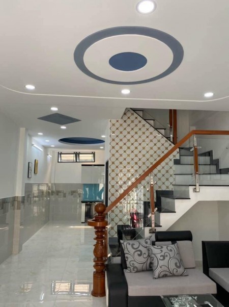 Bán nhà căn góc Lạc Long Quân, Tân Bình HXH đậu cửa 35m2