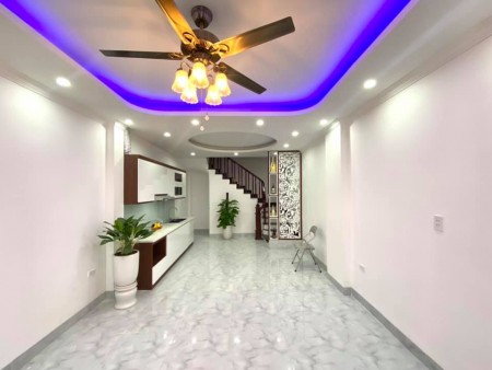 2.5 tỷ nhà đẹp Cổ Linh - đường 6m - Nội thất xịn