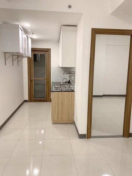 Căn hộ hướng Tây Bắc cần cho thuê tại cc Imperial Place, dtsd 56m2, 2 PN, giá 6.5 triệu/tháng, LHCC
