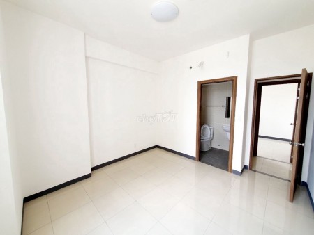 Cho thuê căn hộ chính chủ rộng 75m2, 2 PN, tầng cao, view thoáng, cc Imperial Place, giá 7.5 triệu/tháng