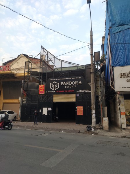 Cho thuê mặt bằng số 94 Thái Thịnh S: 600m2 x 3 tầng, MT: 12m, giá Tốt Nhất thị trường Lh: 0987394655